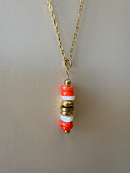 Talisman NÉRIA - coquillage corail rouge & coquillage blanc & hématite dorée