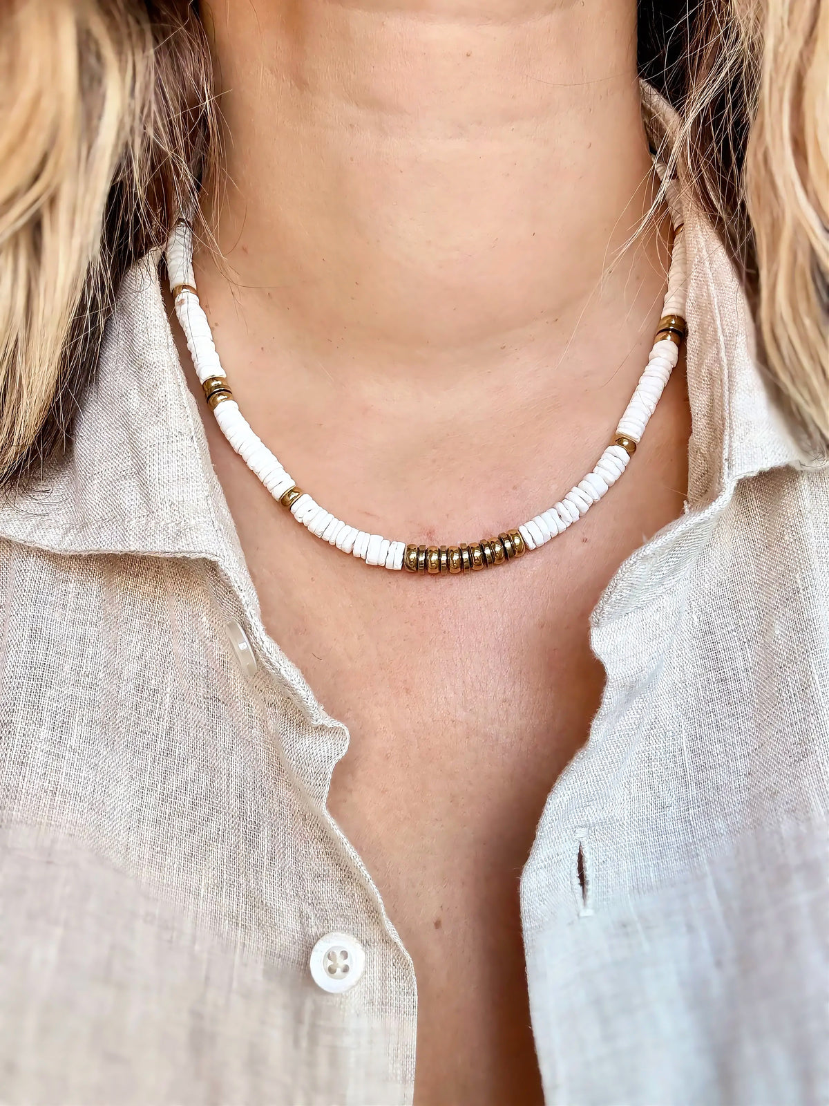 Collier SOLÉA - coquillage blanc & Hématite doré