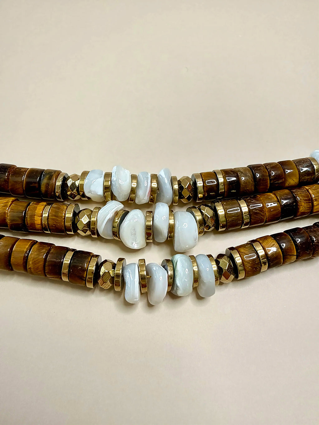 Bracelet Sienna – Œil de tigre, nacre & hématite dorée