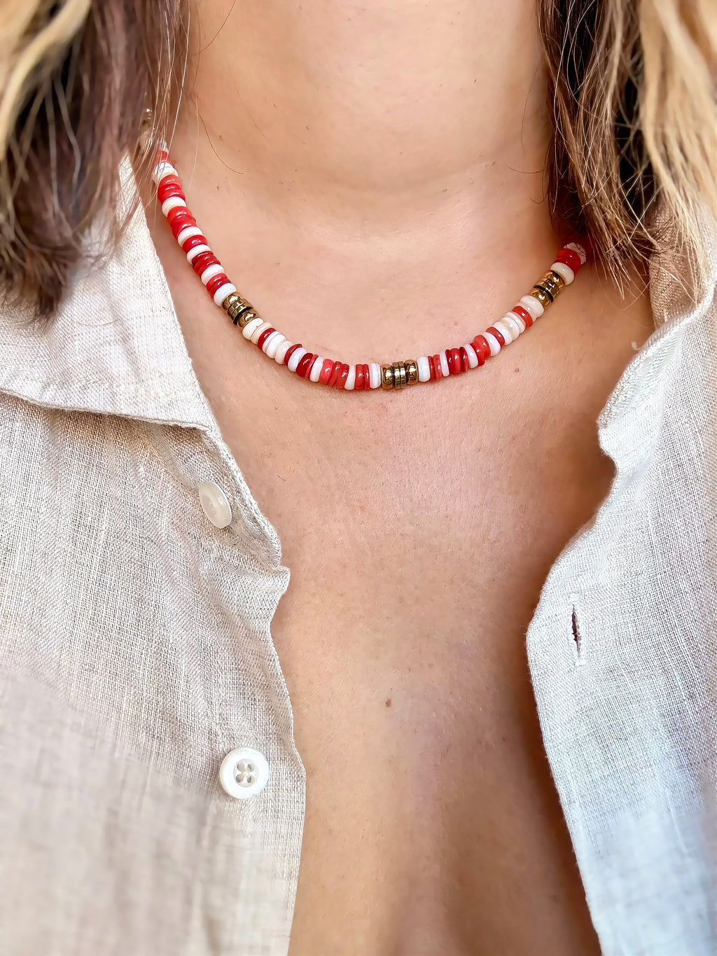 collier NÉRIA - coquillage corail rouge & coquillage blanc & hématite dorée