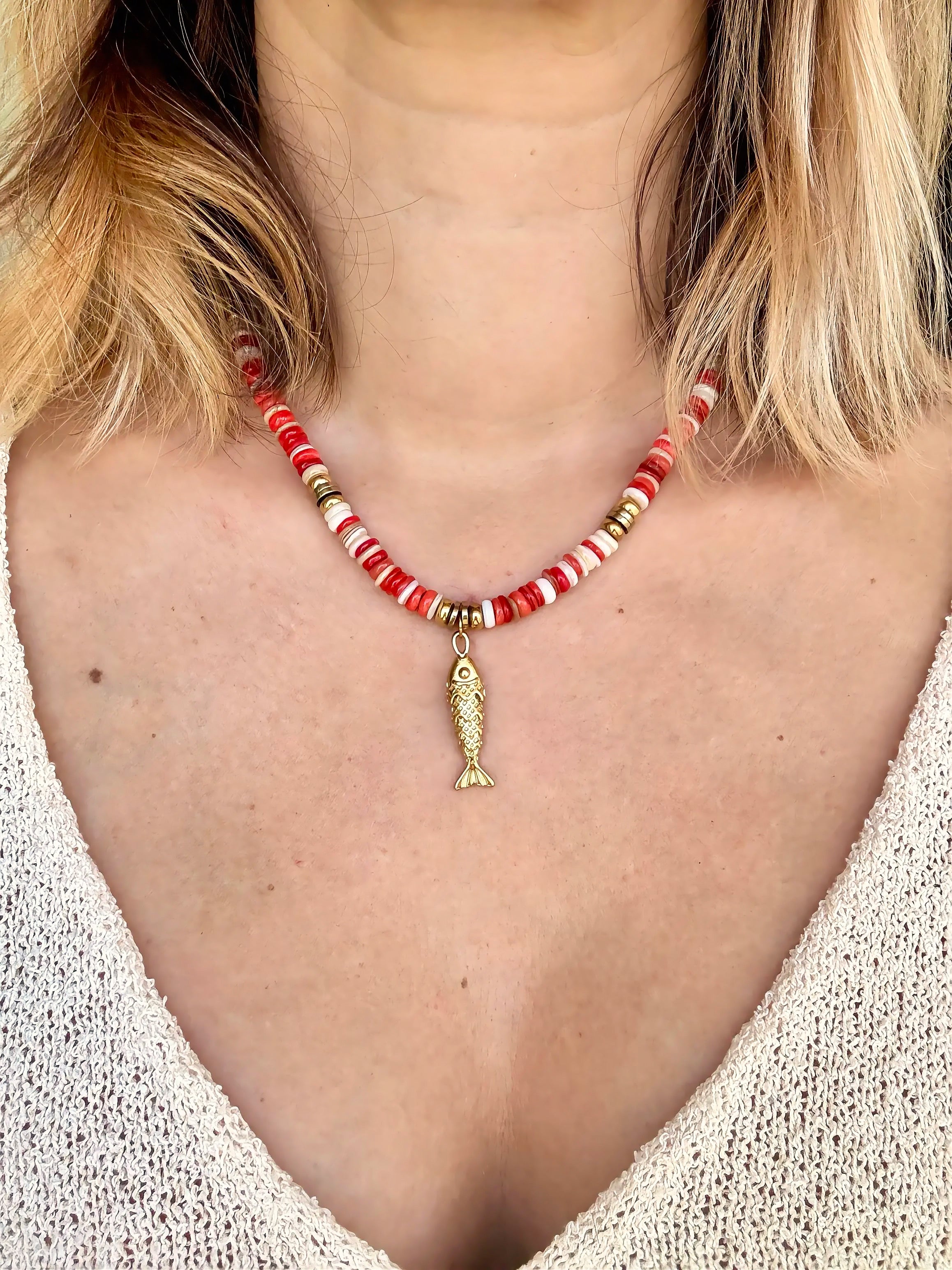 Le collier NÉRIA avec son médaillon poisson