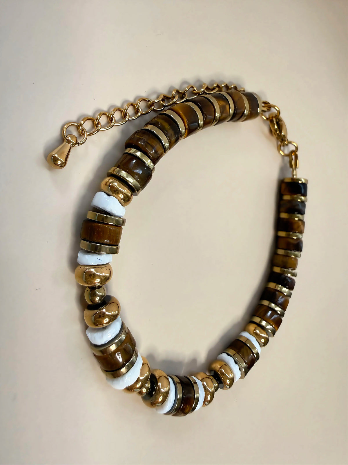 Bracelet SIENNA — DUNE – Œil de tigre & coquillage