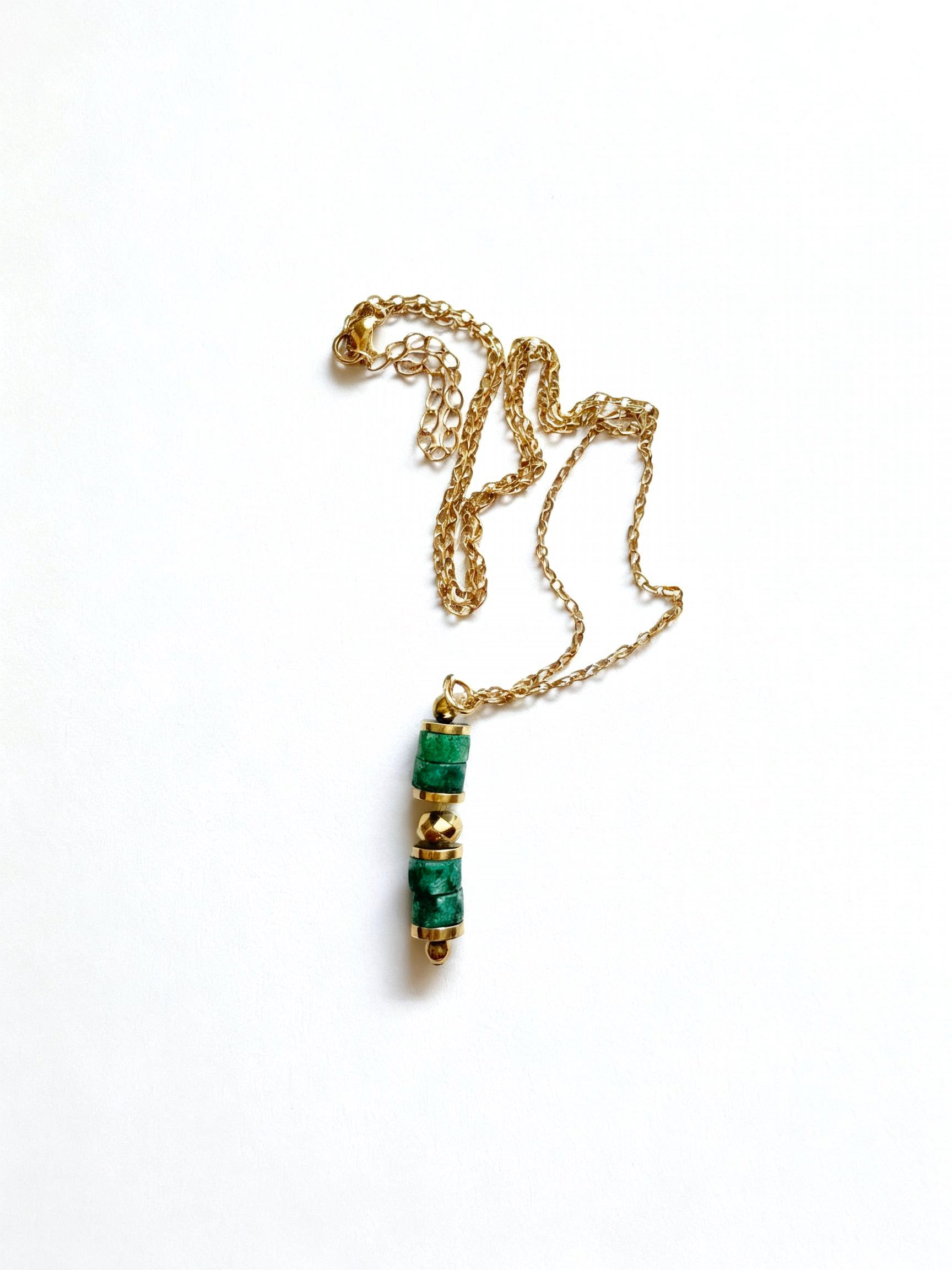 Collier pendentif CALYPSA – Turquoise & hématite dorée
